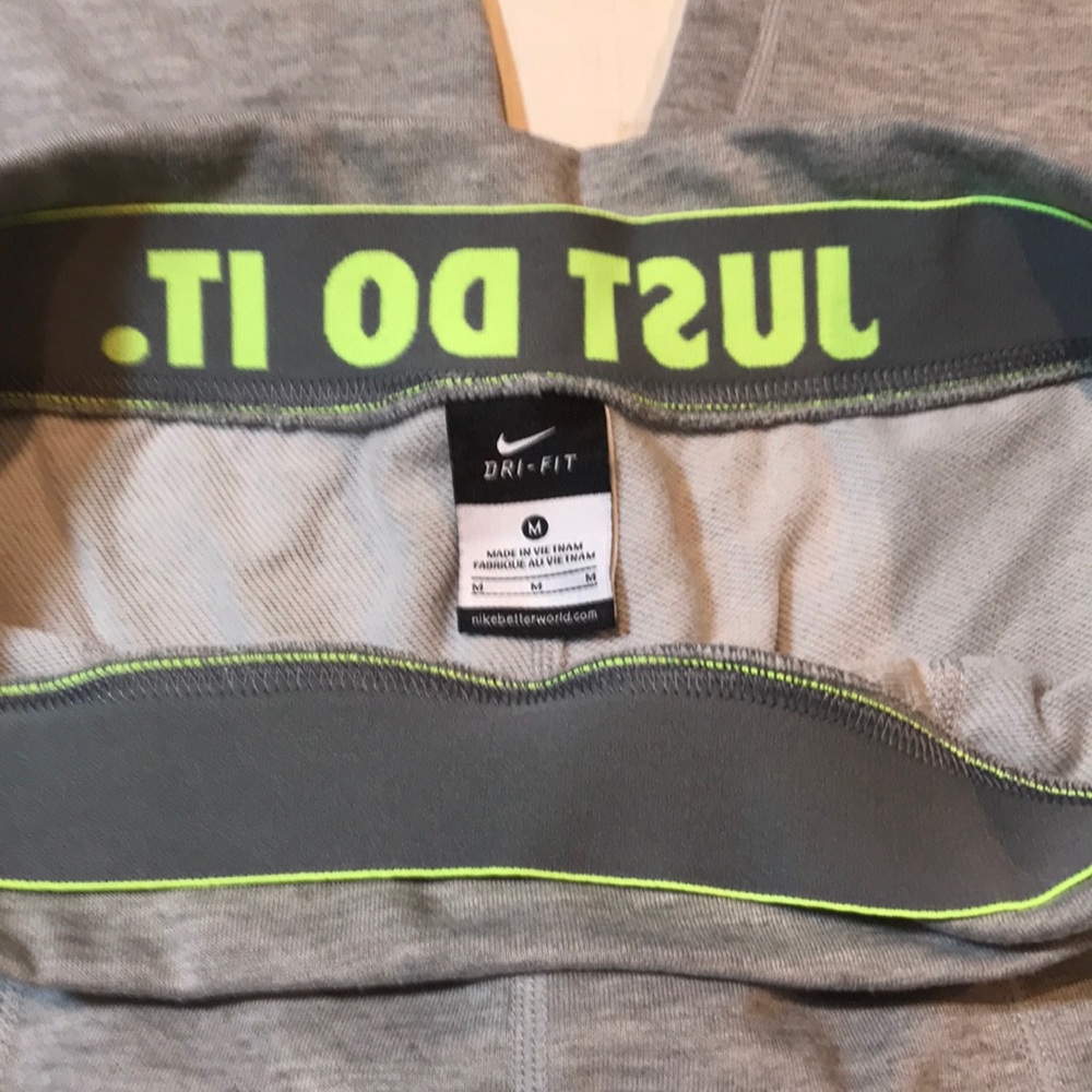 Nike crop pants with pockets